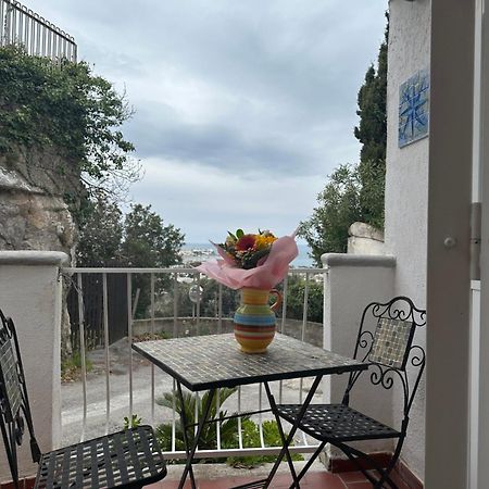 La Bomboniera Apartment อีสเกีย ภายนอก รูปภาพ